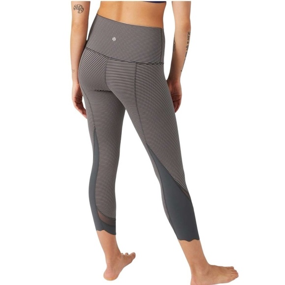 Lululemon Wunder Under Sz 4 Crop High-Rise *Roll Down Scallop Luxtreme 23" - Picture 3 of 13